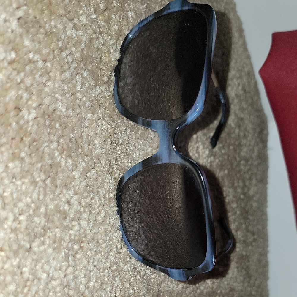 Stylish Black and Gray Sunglasses